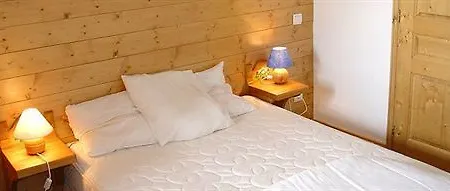 Madame Les Des Alpages